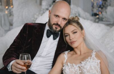 Lora pune capăt speculațiilor despre divorț și vorbește despre atacurile dure din online