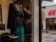 Colecția Elie Saab x H&M ajunge pe 22 octombrie cu aproximativ 55 de piese