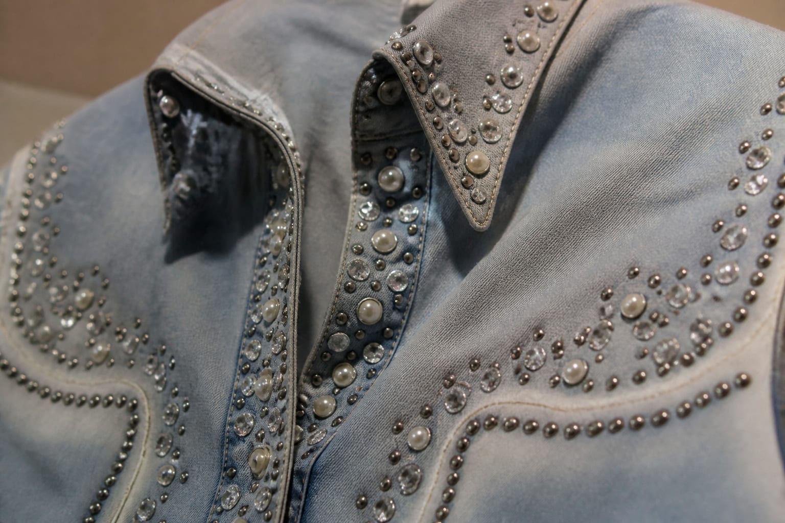 Costum din colecția lui Dolly Parton