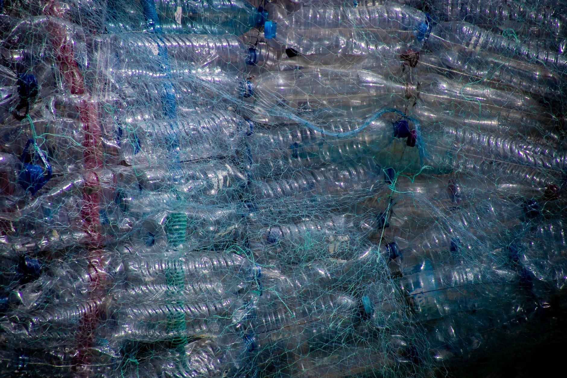 Haine din sticle reciclate